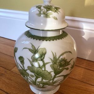 Vintage Chinese Lotus Collection Ginger Jar